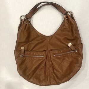 MICHAEL KORS light brown leather Slouchy Boho Shoulder Bag w many compartments